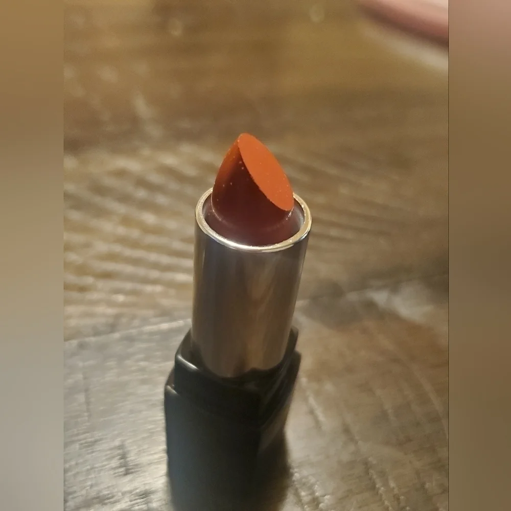LiSi Cosmetics Matte Color Lipstick 01